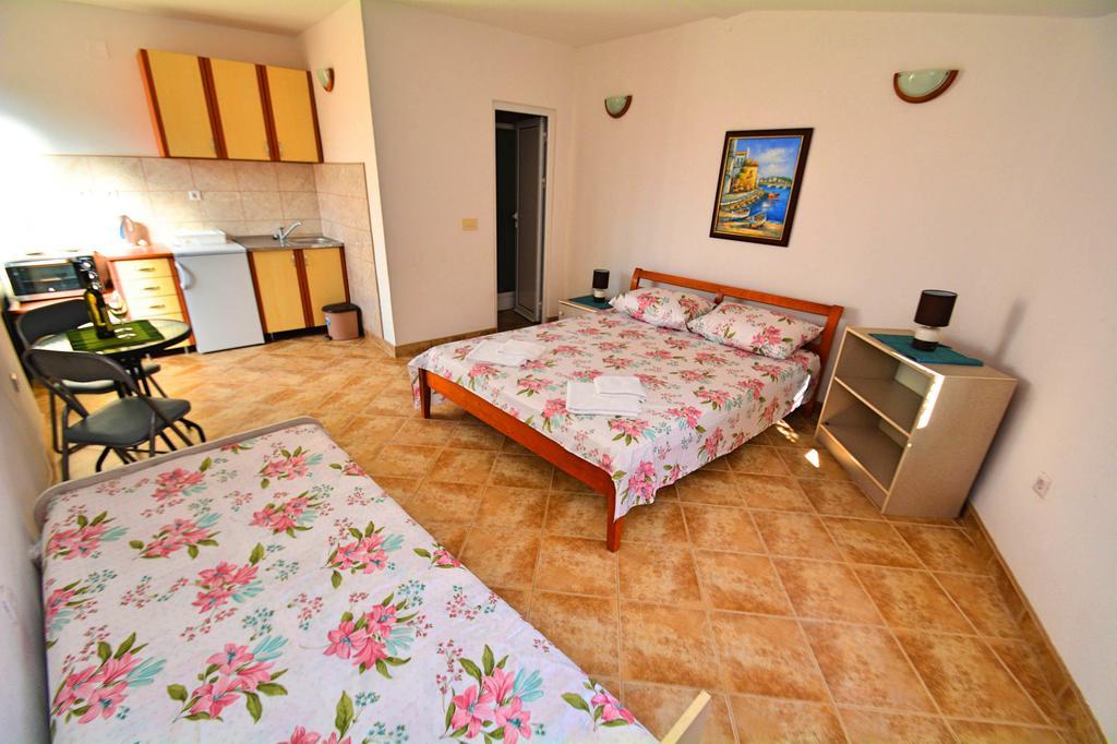 Kjara Apartments Tivat Zewnętrze zdjęcie