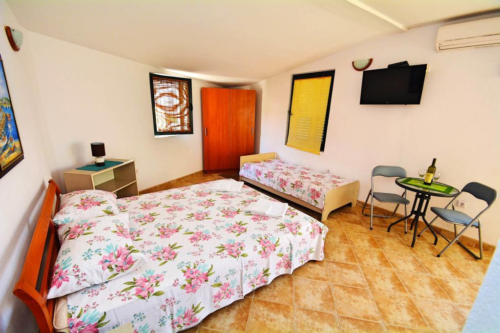Kjara Apartments Tivat Zewnętrze zdjęcie